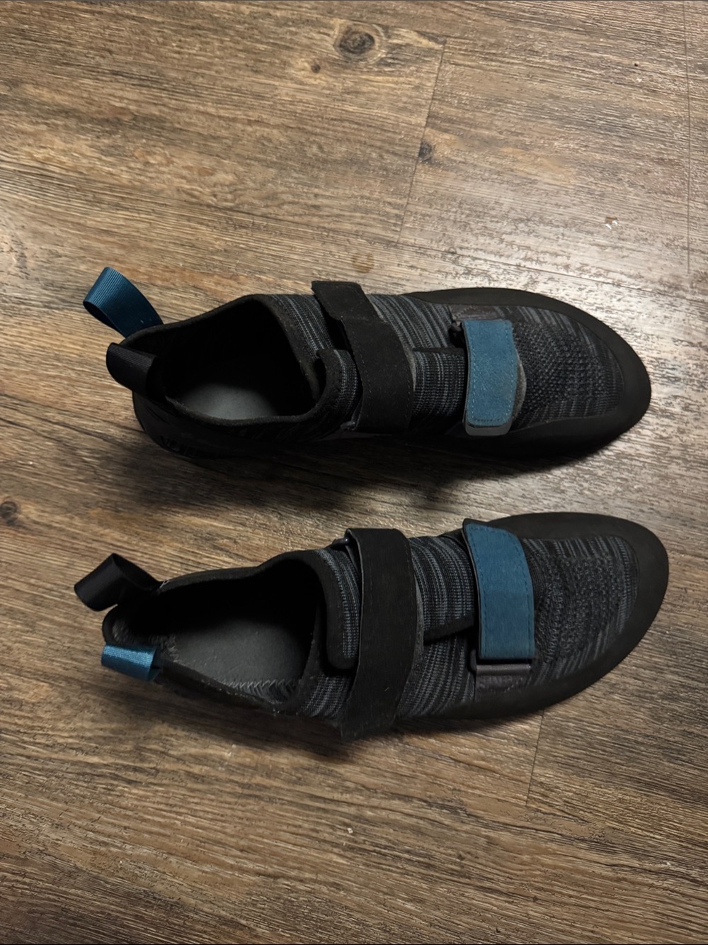 Black Diamond Men's Black Athletic Shoes with Blue Pull Tabs and Straps